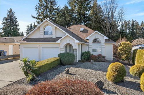 552 Dalmatian Dr, Parksville, BC, V9P1Y4 | Card Image