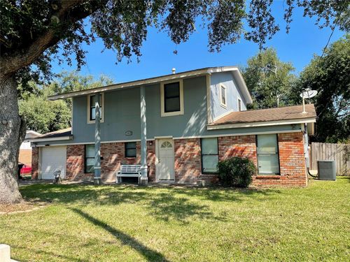 300 Hargett St, Clute, TX, 77531-4508 | Card Image