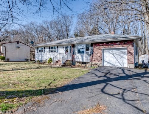 15 John St, Hackettstown, NJ, 07840-2626 | Card Image