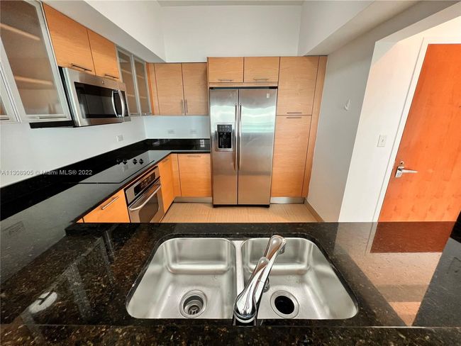 APT-3921 - 31 Se 5 Th St, Condo with 3 bedrooms, 3 bathrooms and null parking in Miami FL | Image 10
