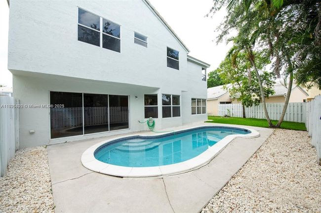 1127 Sw 104 Th Way, House other with 4 bedrooms, 3 bathrooms and null parking in Pembroke Pines FL | Image 31