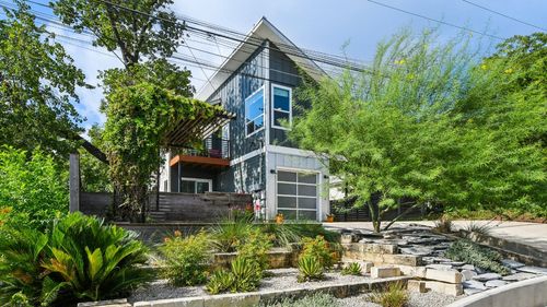 a-2211 New York Ave, Austin, TX, 78702-1729 | Card Image