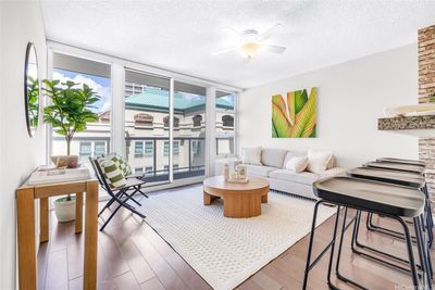 1707 - 1315 Kalakaua Avenue, Home with 1 bedrooms, 1 bathrooms and 1 parking in Honolulu HI | Image 2