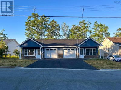 58 Ridgecrest Dr, Home with 2 bedrooms, 2 bathrooms and null parking in Bridgewater NS | Image 3