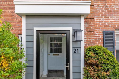 3-21 S Village Ave, Rockville Centre, NY, 11570-5222 | Card Image