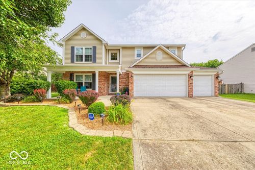 43 Pin Oak Ct, Whiteland, IN, 46184-9367 | Card Image