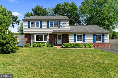 1011 Red Barn Rd, WARMINSTER, PA, 18974-1842 | Card Image
