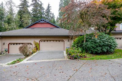 1053 Strathaven Dr, Townhouse with 3 bedrooms, 2 bathrooms and 4 parking in North Vancouver BC | Image 1