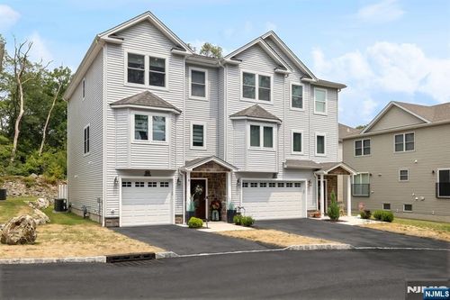 6 Stanley Way, Wanaque, NJ, 07465-2600 | Card Image