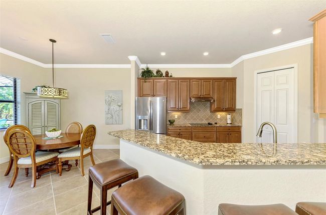 Open Kitchen with Dinette & Breakfast Bar | Image 22