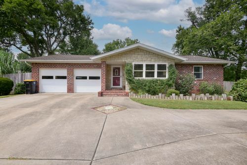2685 W Farm Road 182, Springfield, MO, 65810-2136 | Card Image