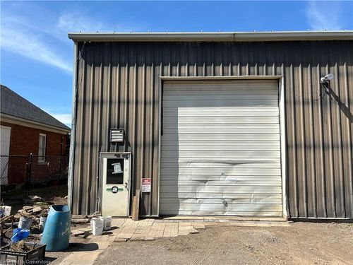 {{alt}} | Card Image