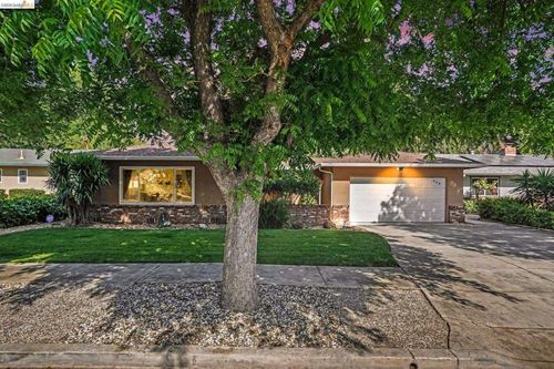 340 Sherwood Dr, Brentwood, CA, 94513-1523 | Card Image