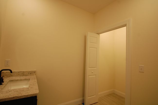 2D - 18 Sheffield St, Condo with 2 bedrooms, 3 bathrooms and null parking in Hudson NH | Image 14