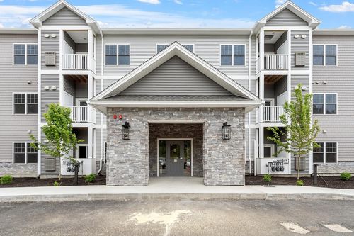 112-10100 S Willow St, Manchester, NH, 03103-2390 | Card Image