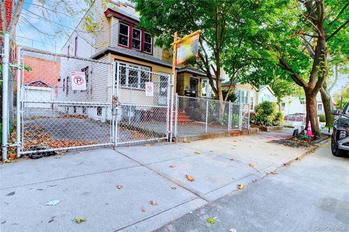 69 69th Pl, Glendale, NY, 11385-6639 | Card Image