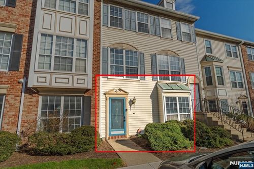 28 Boston Ct, Newark, NJ, 07103-3442 | Card Image