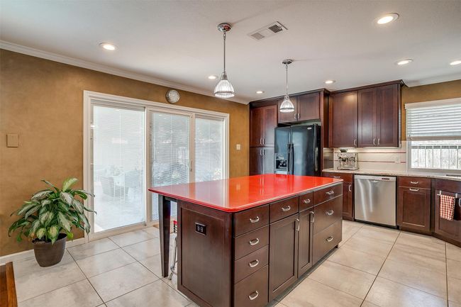 609 Huntington Ct, House other with 4 bedrooms, 3 bathrooms and null parking in Grapevine TX | Image 11