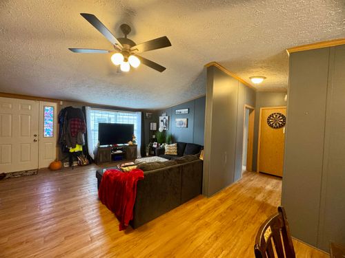 168 Apollo Cir, Flushing, MI, 48433-9321 | Card Image