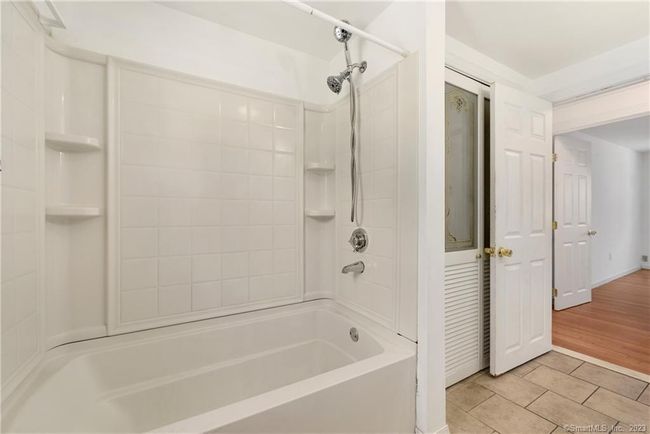 115 Mohawk Drive Ext, House other with 3 bedrooms, 2 bathrooms and 2 parking in West Haven CT | Image 10