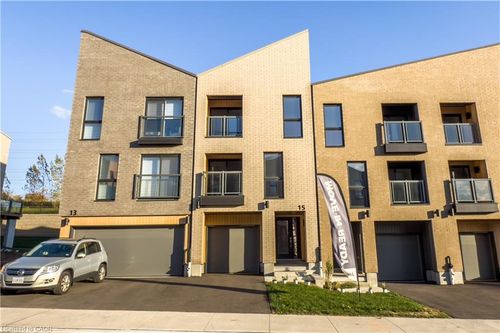 15 Urbane Blvd, Kitchener, ON, N2E0J4 | Card Image