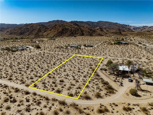 7136 Sullivan, 29 Palms, CA, 92277 | Card Image