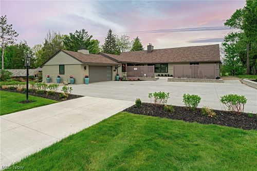 3300 Green Rd, Beachwood, OH, 44122-4051 | Card Image