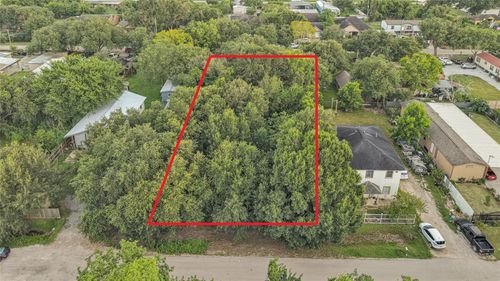 00 Teakwood Avenue, Fresno, TX, 77545 | Card Image