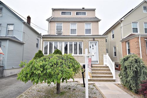 89-36 218th Pl, Queens Village, NY, 11427-2425 | Card Image