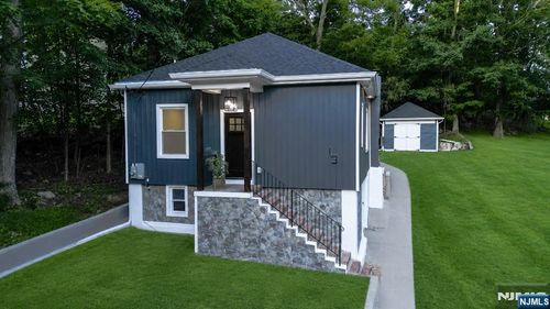 13 Maine St, Lake Hopatcong, NJ, 07849-1669 | Card Image