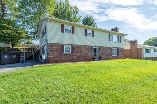 14143 Willow Ln, Bristol, VA, 24202-4745 | Card Image