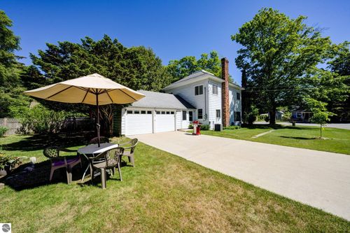 110 W 6th St, Northport, MI, 49670-9483 | Card Image
