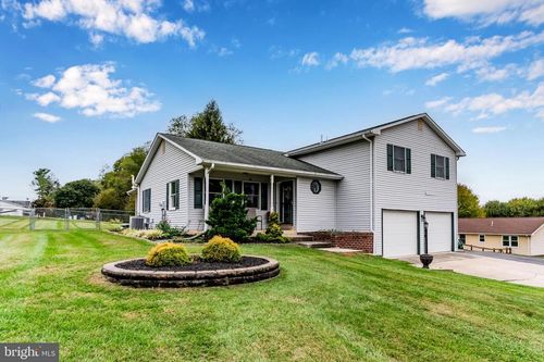 308 Shughart Ave, BOILING SPRINGS, PA, 17007-9781 | Card Image