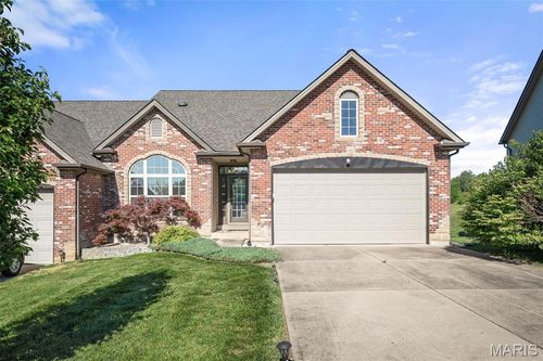 141 Canyon Creek Cir, Moscow Mills, MO, 63362-3252 | Card Image