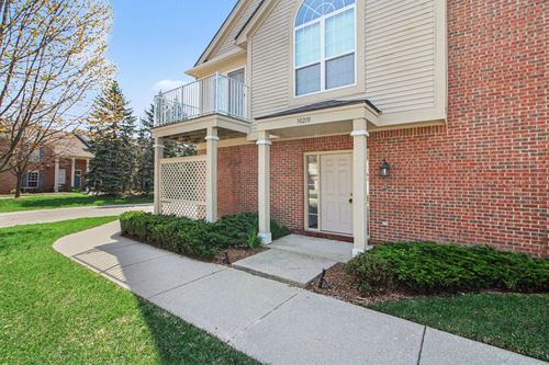 30210 Chesapeake Circle, Commerce Twp, MI, 48390 | Card Image