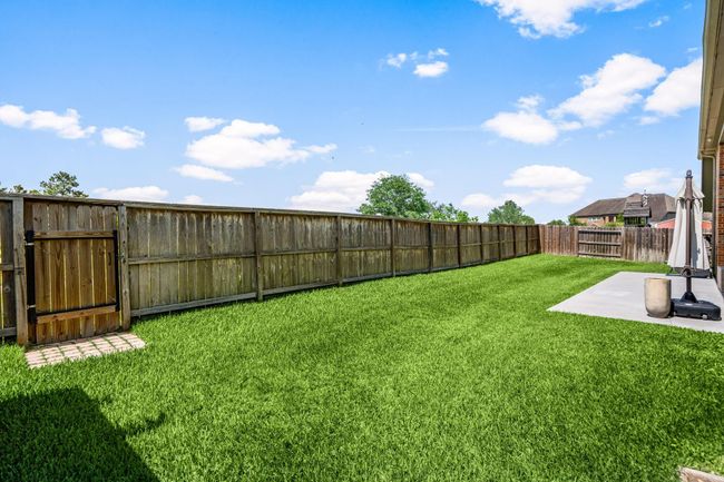 This breathtaking view is right from your very own backyard! Enjoy the serene and calming view from the comfort of your covered patio as your kids and furry friends run around. | Image 30