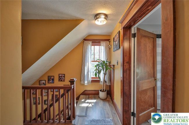 2nd floor landing | Image 17