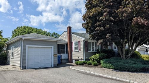 170 Selma St, Cranston, RI, 02920-6208 | Card Image