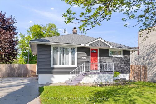 1515 Tourangeau Rd, Windsor, ON, N8Y4J5 | Card Image