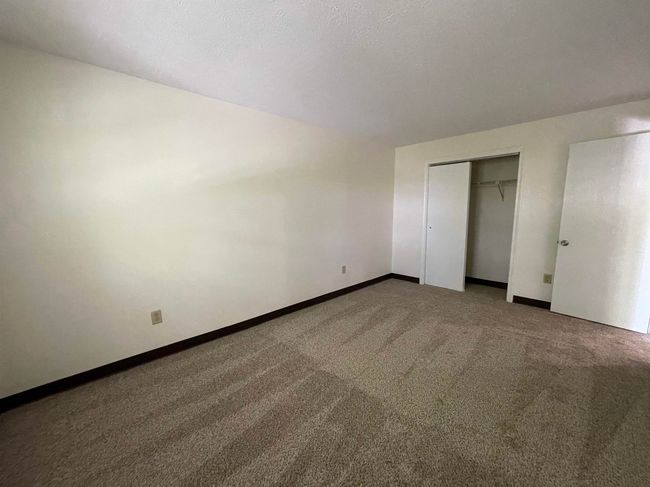 APT-34 - 11 Railroad Ave, Condo with 2 bedrooms, 1 bathrooms and null parking in Derry NH | Image 26