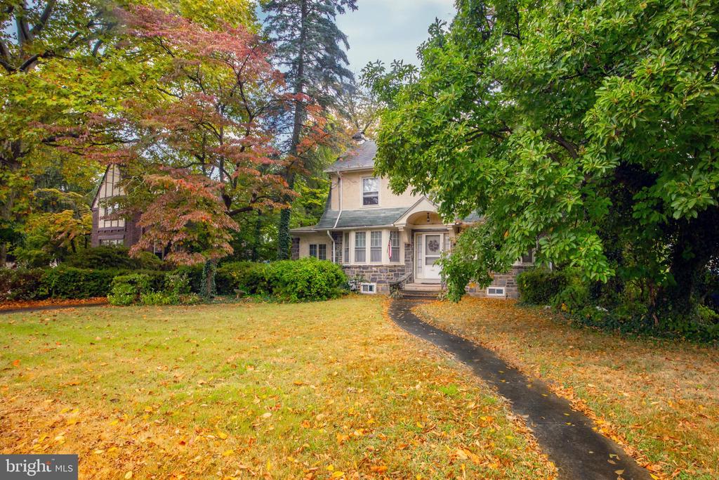 Green Ln, Secane, PA 19018