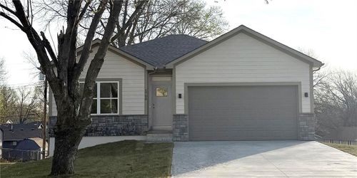 1705 Johnston St, Liberty, MO, 64068-2797 | Card Image