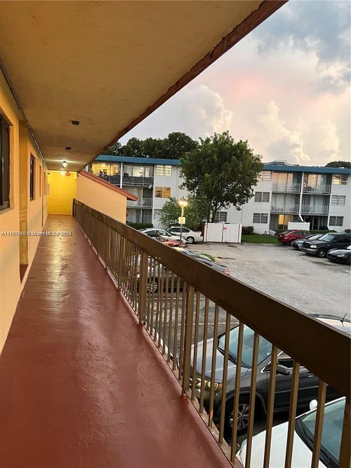 203-8875 Fontainebleau Blvd, Miami, FL, 33172 | Card Image