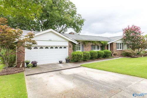 10212 Melanie Dr Se, Huntsville, AL, 35803-1853 | Card Image