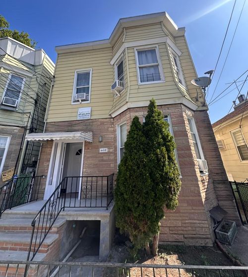 608 57th St, West New York, NJ, 07093-4972 | Card Image