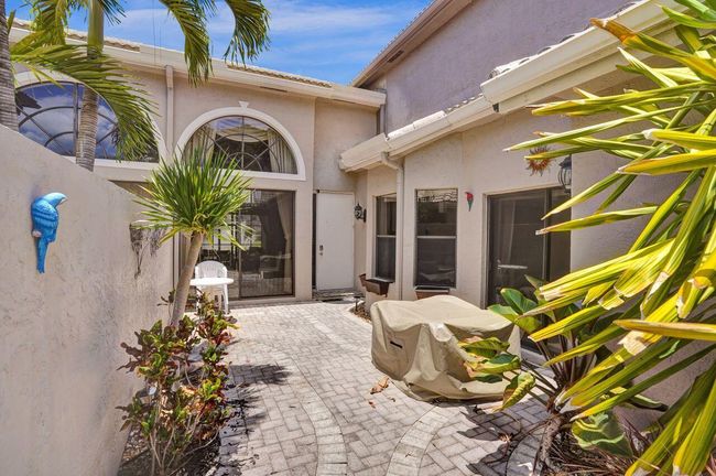 D - 5465 Monterey D Circle, Condo with 3 bedrooms, 3 bathrooms and null parking in Delray Beach FL | Image 5