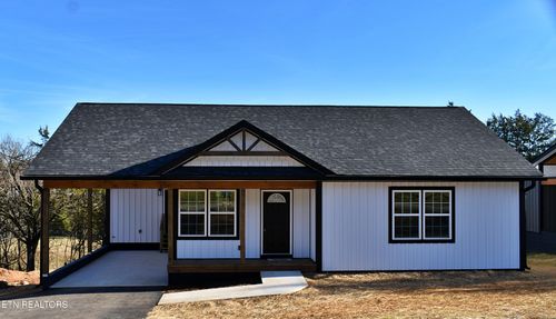 176 Granby Ln, Harrogate, TN, 37752-7412 | Card Image