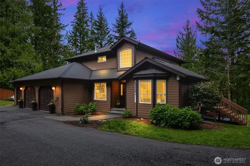 12920 409th Ave Se, North Bend, WA, 98045-9427 | Card Image