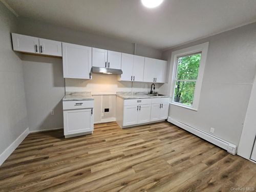 107 Benkard Ave, Newburgh, NY, 12550-5803 | Card Image