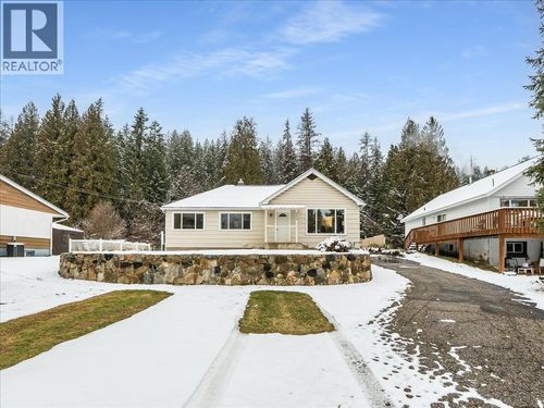2824 9th Ave, Castlegar, BC, V1N2Z1 | Card Image